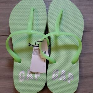 Gap Recycled Flip Flops Women Size 8
Green Sandals Slippers NWT NEW!